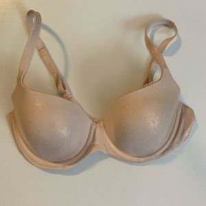⭐️ 3 FOR $25 ⭐️ Victoria’s Secret lined Demi bra